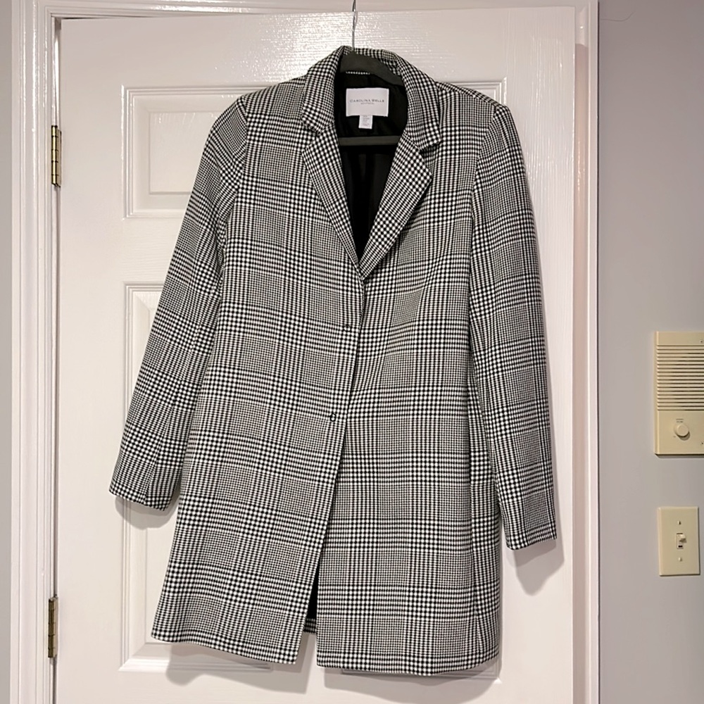 Carolina Belle houndstooth 3/4 coat.